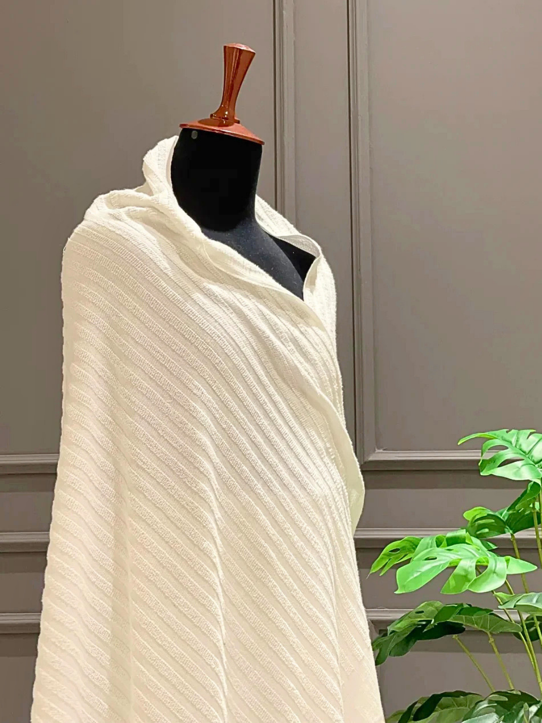 G-Line Umrah Deal – Premium Cotton Ihram Set with Leather Waist Belt, Soap & Travel Bag
